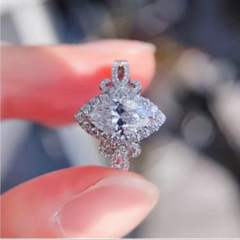 New Women’s 925 Silver Stylish Lovely Diamond Ring - Picture 2 of 5